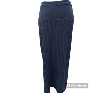 New Lord & Taylor grey vintage maxi 100% wool skirt -- size small.